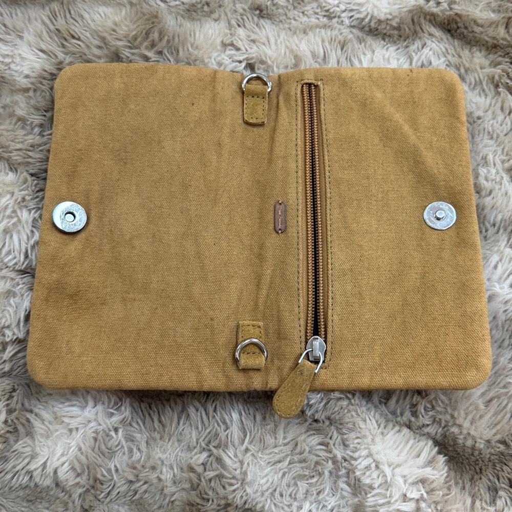 Free People Kingston Suede Studded Clutch  Tan Foldover Pouch Boho Festival - Picture 4 of 6